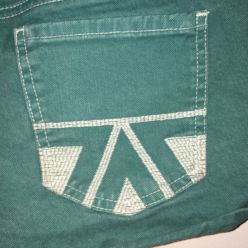 American Eagle Outfitters π¦
Green Cuffed Shorts 6 - Picture 5 of 8